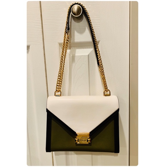 Michael Kors Handbags - Brand New Michael Kors purse